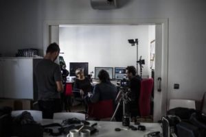 Profesores de la UMH ruedan el primer episodio de la serie documental “Hall of Frame” con la montadora de cine Teresa Font