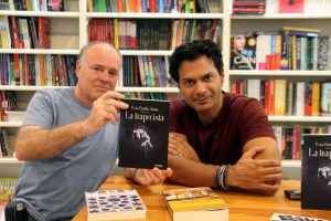 Reza Emilio Juma firmó su nuevo libro “La Trapecita”en Ali i Truc 
