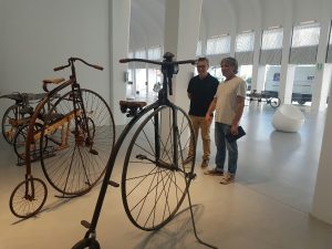 exposición de bicicletas clásicas