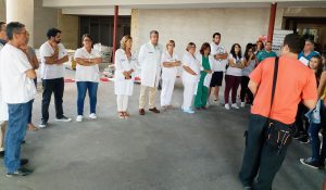 el Departamento del Hospital General Universitario de Elche han realizado un paro en su actividad diaria en repulsa al último asesinato machista sucedido ayer en Cartagena