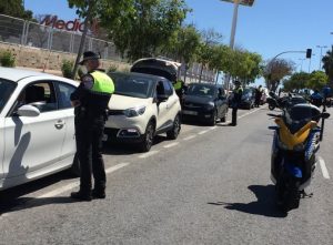 La Policía Local pone en marcha un dispositivo especial con medios millar de agentes todo el puente del 1 de mayo en Alicante